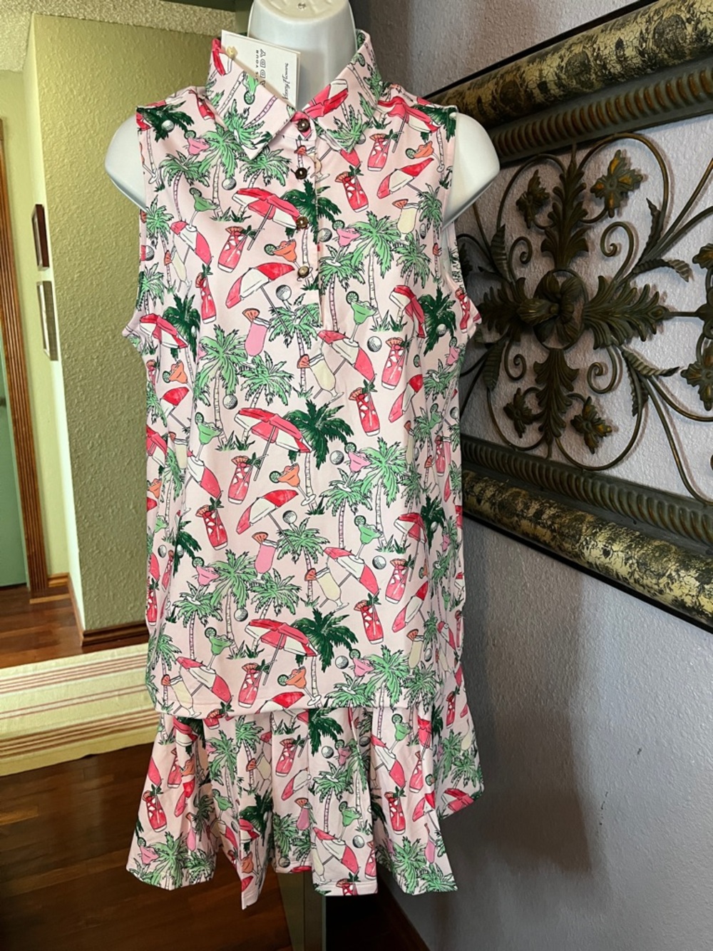 NWT Kenny Flowers “The Masters of Leisure Tropical” print. Shirt & Skiort Sz L